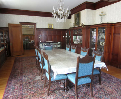 photo of dining room