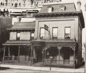 photo of the first dedicated building of the New Castle Public Library. Formerly the LS Hoyt home. Photo date circa 1925.