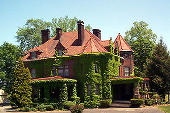 house built in 1895 - logo for historic membership